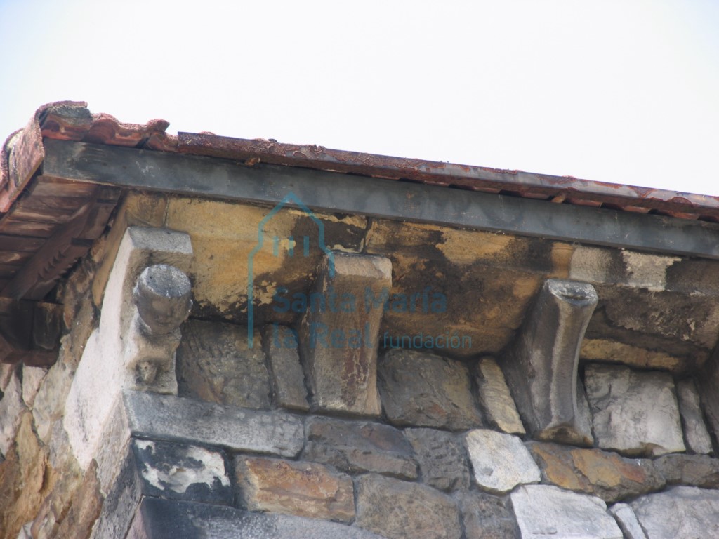 Detalle de los canecillos