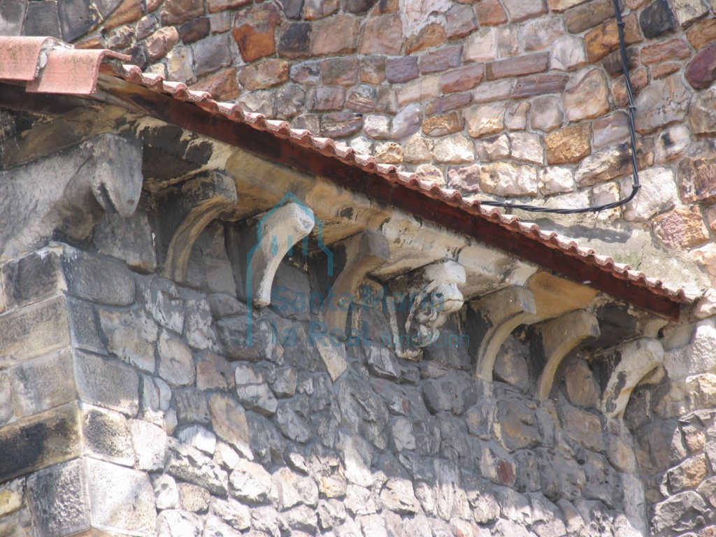 Detalle de los canecillos