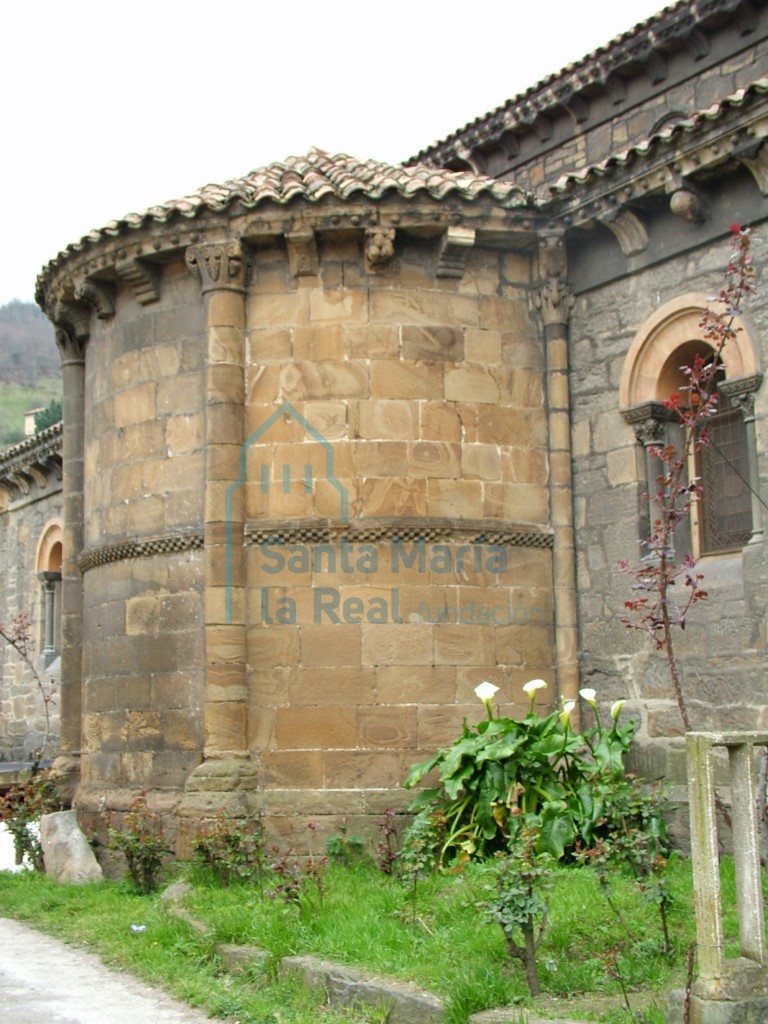 Exterior del ábside románico