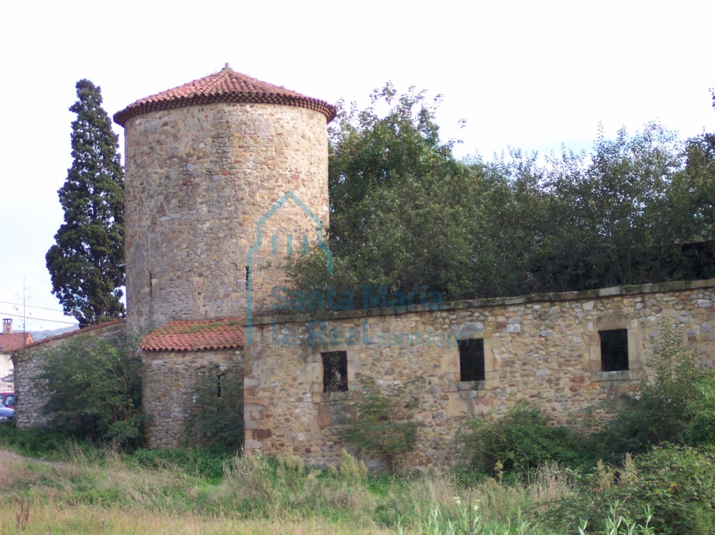 Vista exterior de la torre de Muñiz