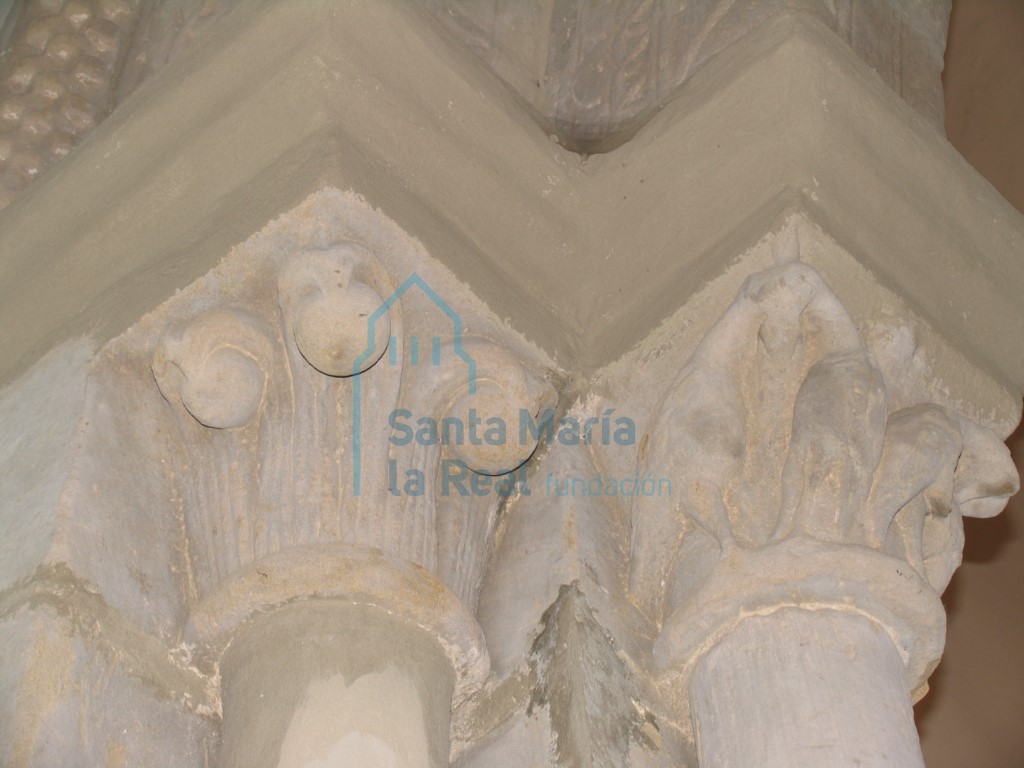 Capiteles del lado izquierdo del arco triunfal Capiteles del lado izquierdo del arco triunfal