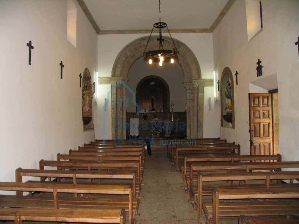 Nave hacia la cabecera