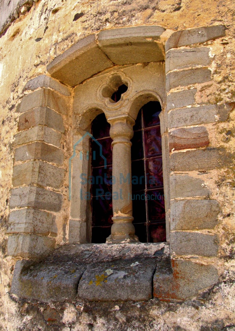 Ventana central del ábside