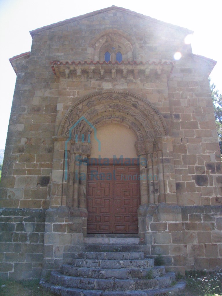Exterior de la portada occidental