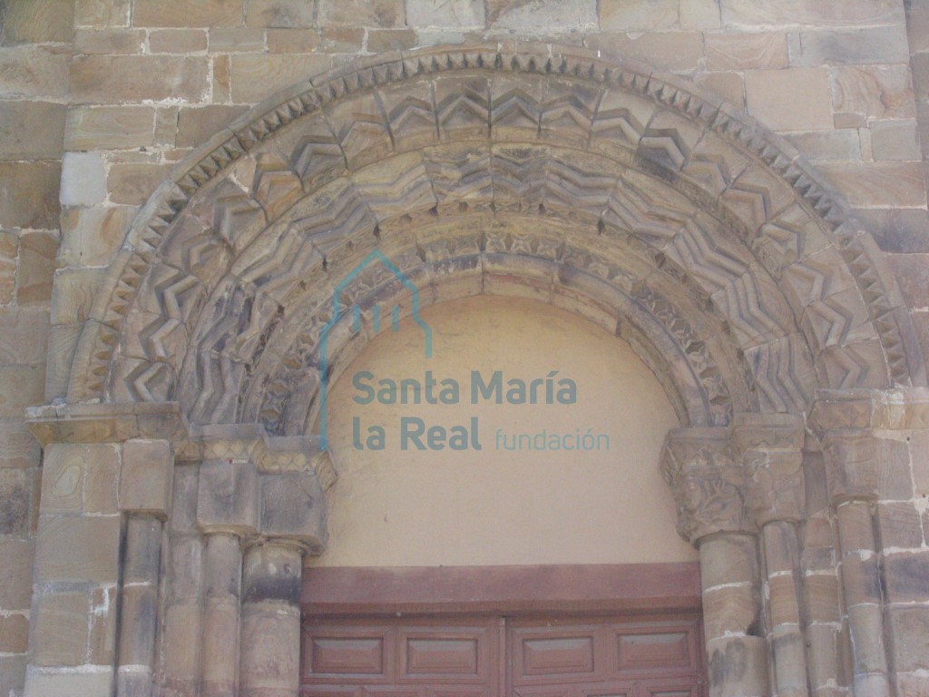 Detalle de la portada occidental