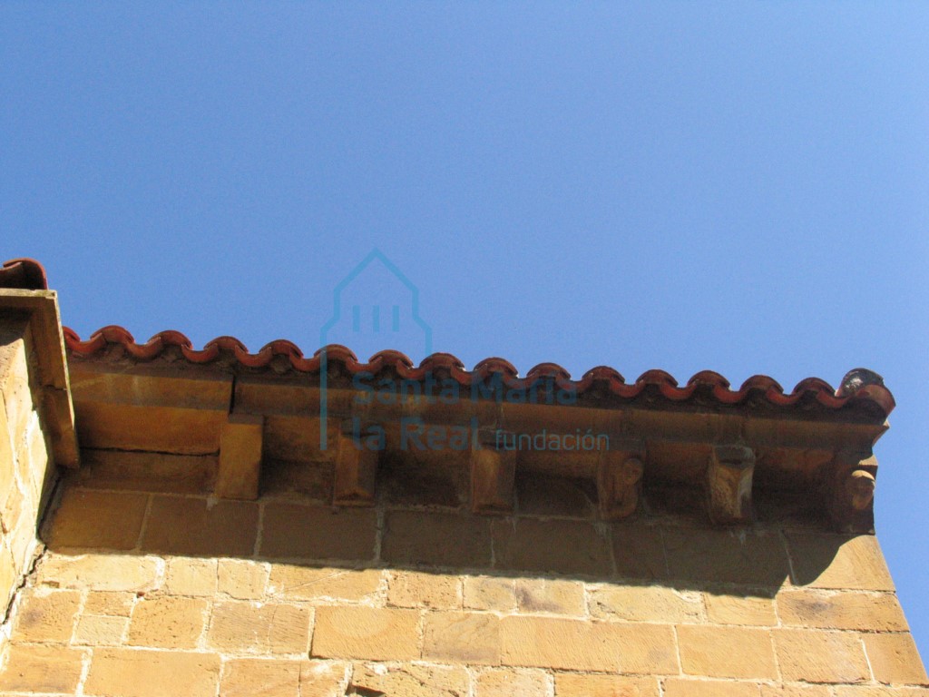 Canecillos del ábside