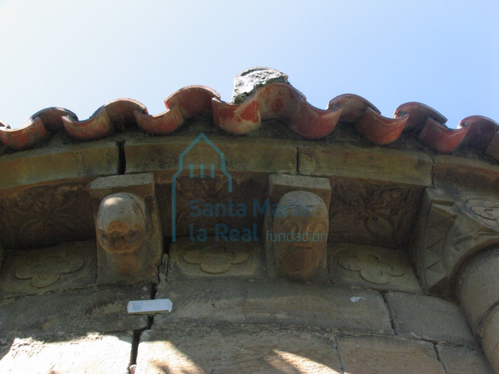 Canecillos del ábside