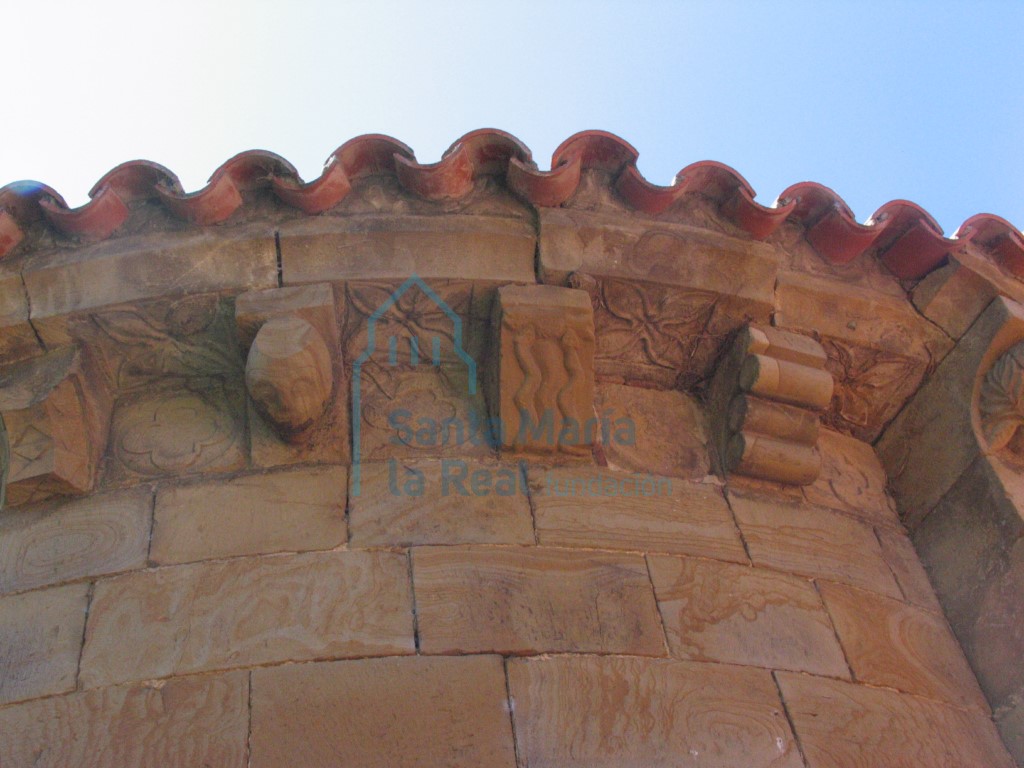 Canecillos del ábside