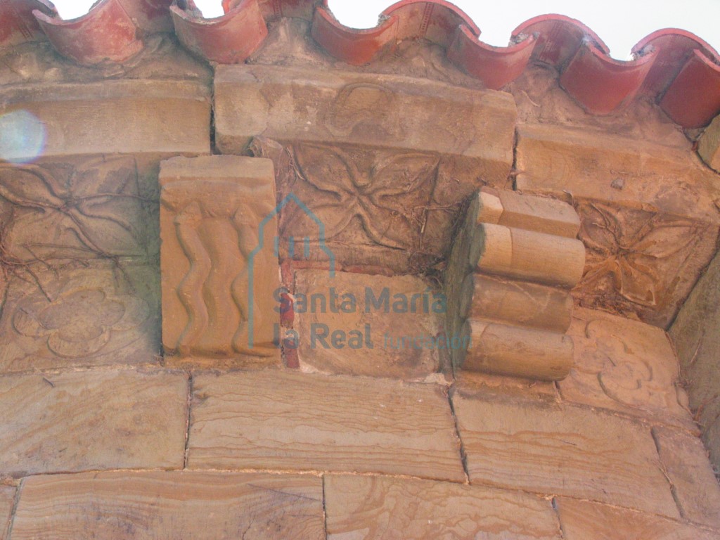 Canecillos del ábside