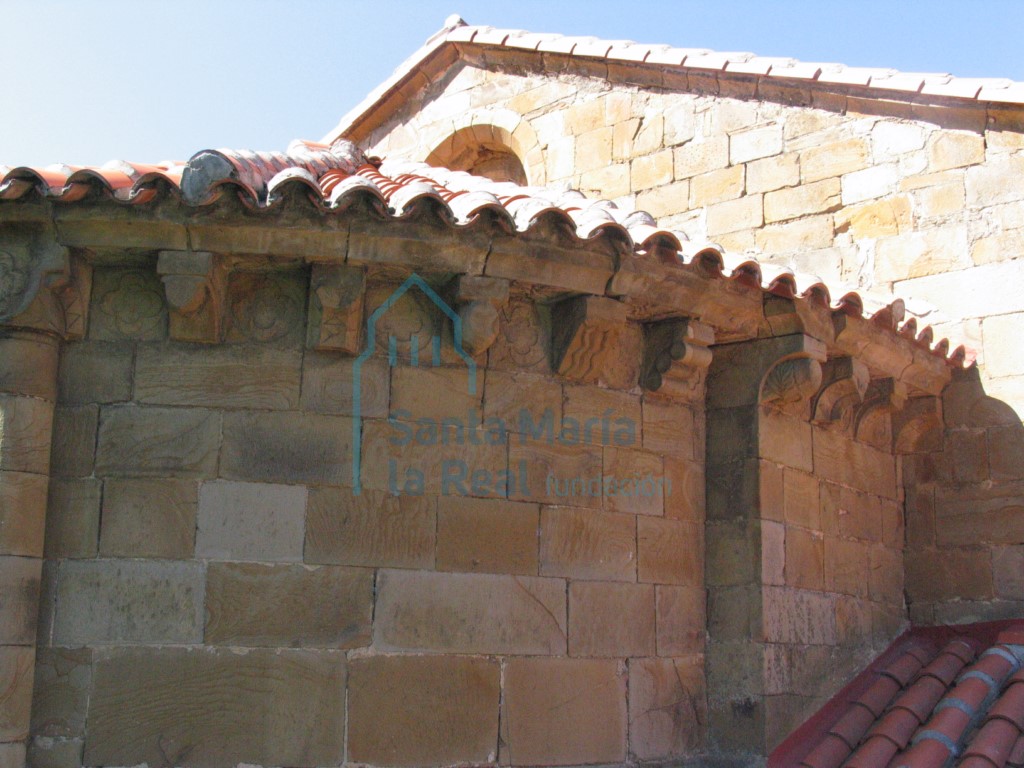 Canecillos del ábside