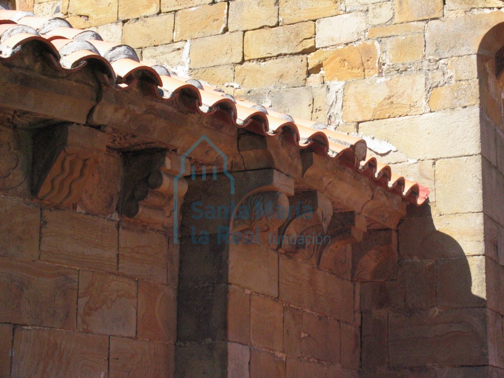 Canecillos del ábside