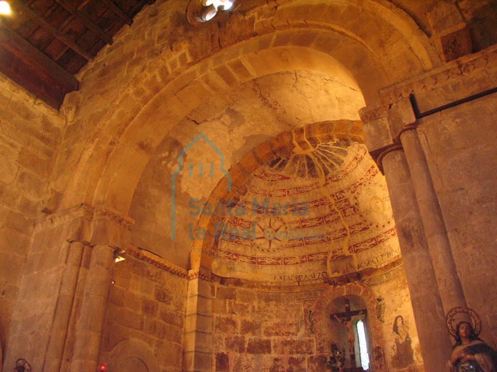 Arco triunfal y ábside