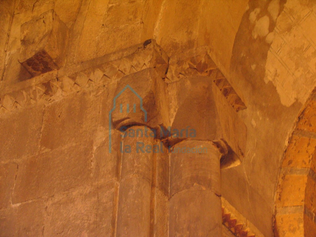 Capiteles del arco triunfal Capiteles del arco triunfal