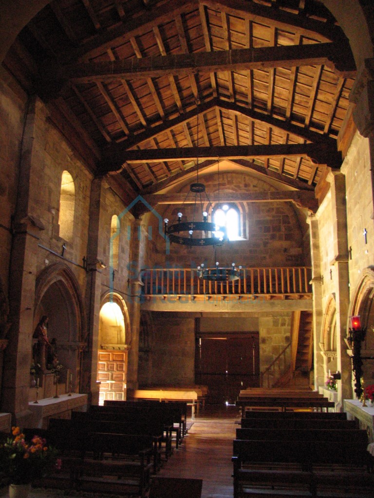 Vista del interior de la cabecera a los pies