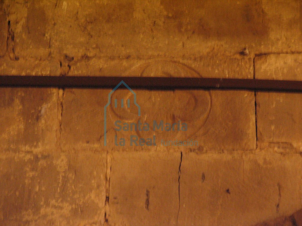 Detalle de un sillar tallado