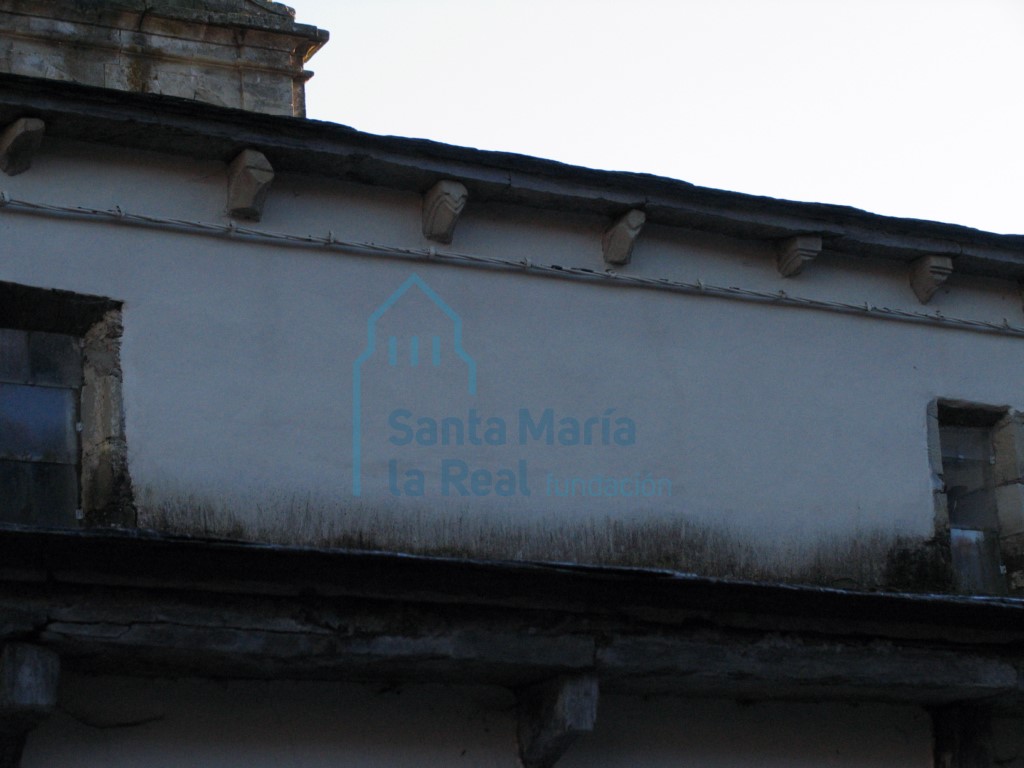 Canecillos de la fachada norte