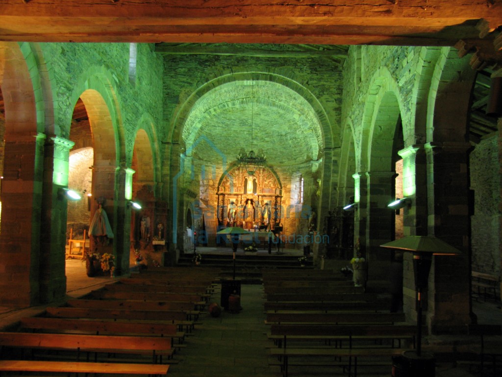 Interior del templo