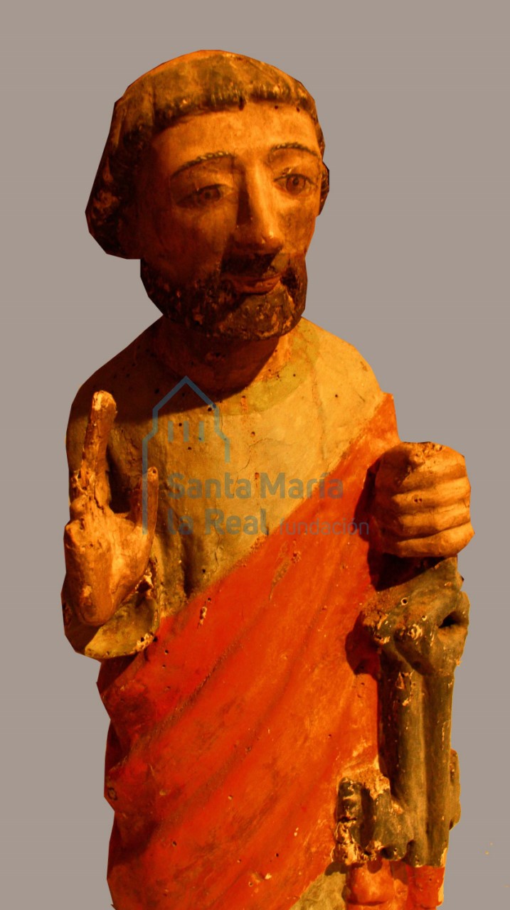 Detalle de la talla de San Pedro
