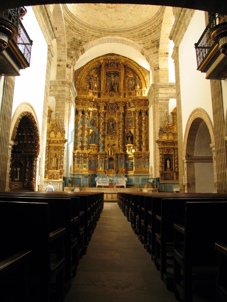 Interior de la iglesia