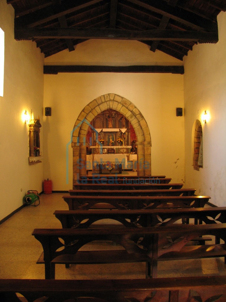 interior, nave hacia la cabecera