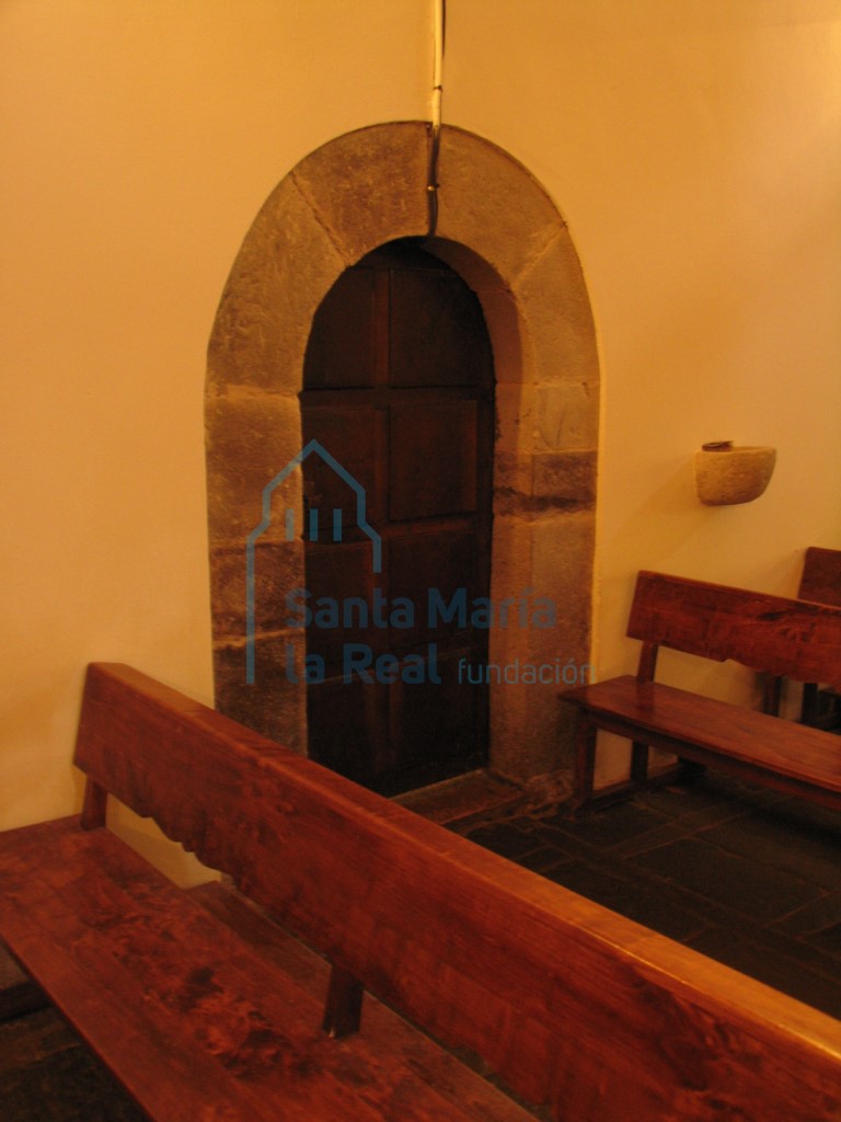 Acceso a la sacristia