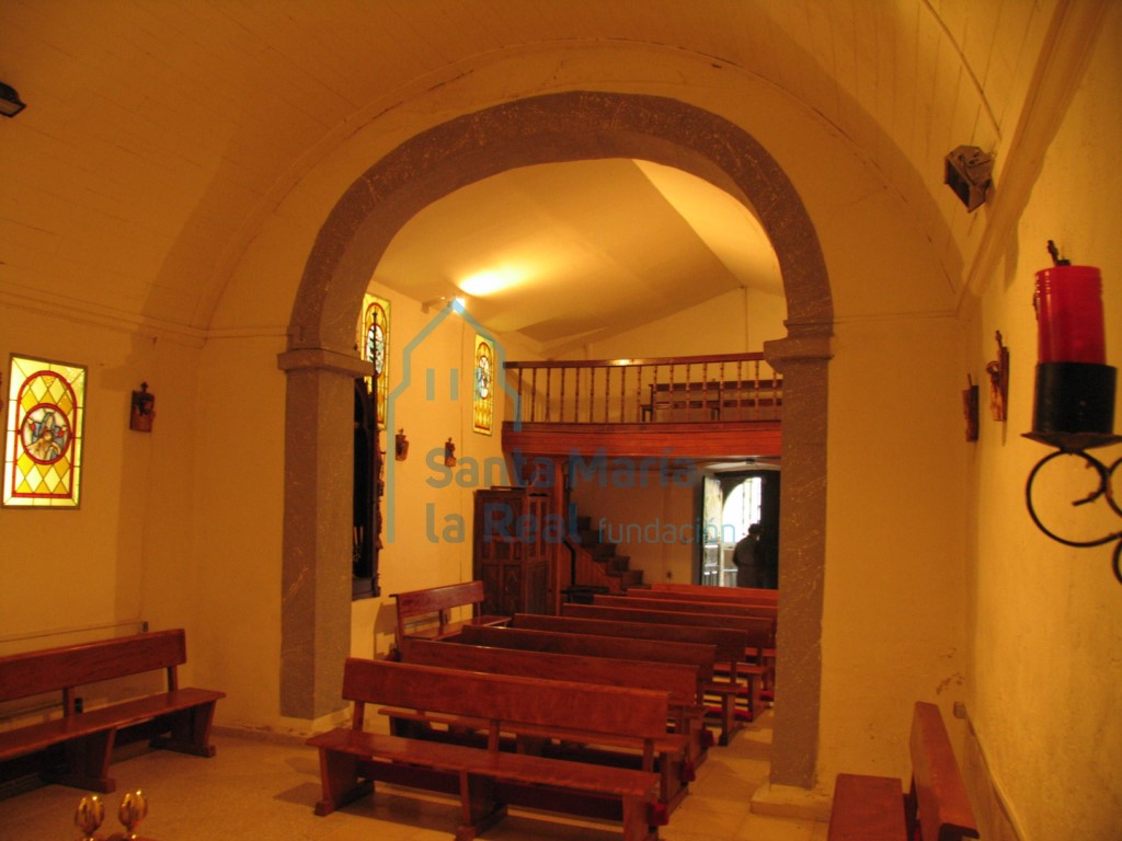 Vista de la nave desde el presbirerio