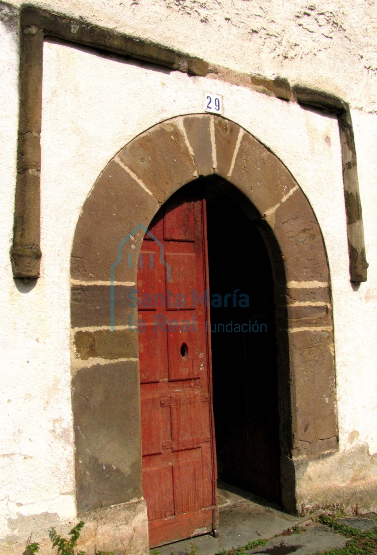 Exterior de la portada oeste