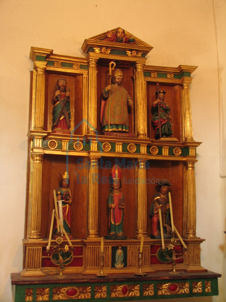 Retablo en la fachada norte