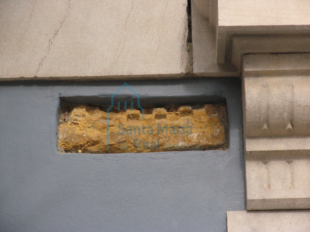 Moldura con taqueado