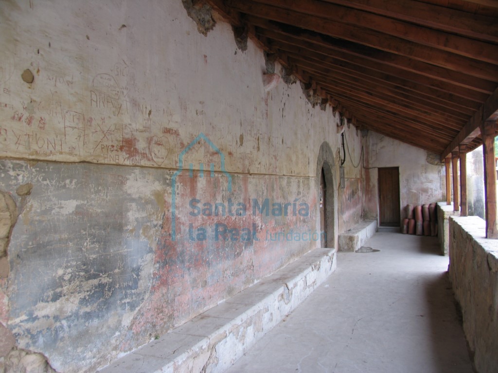 Interior del pórtico meridional