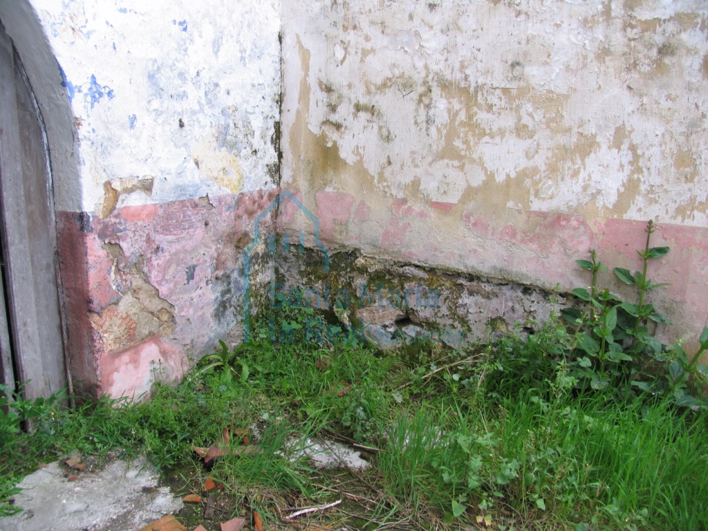 Estancia adosada al muro norte de la nave: lugar donde se encontraba el sarcófago de Santo Dolfo