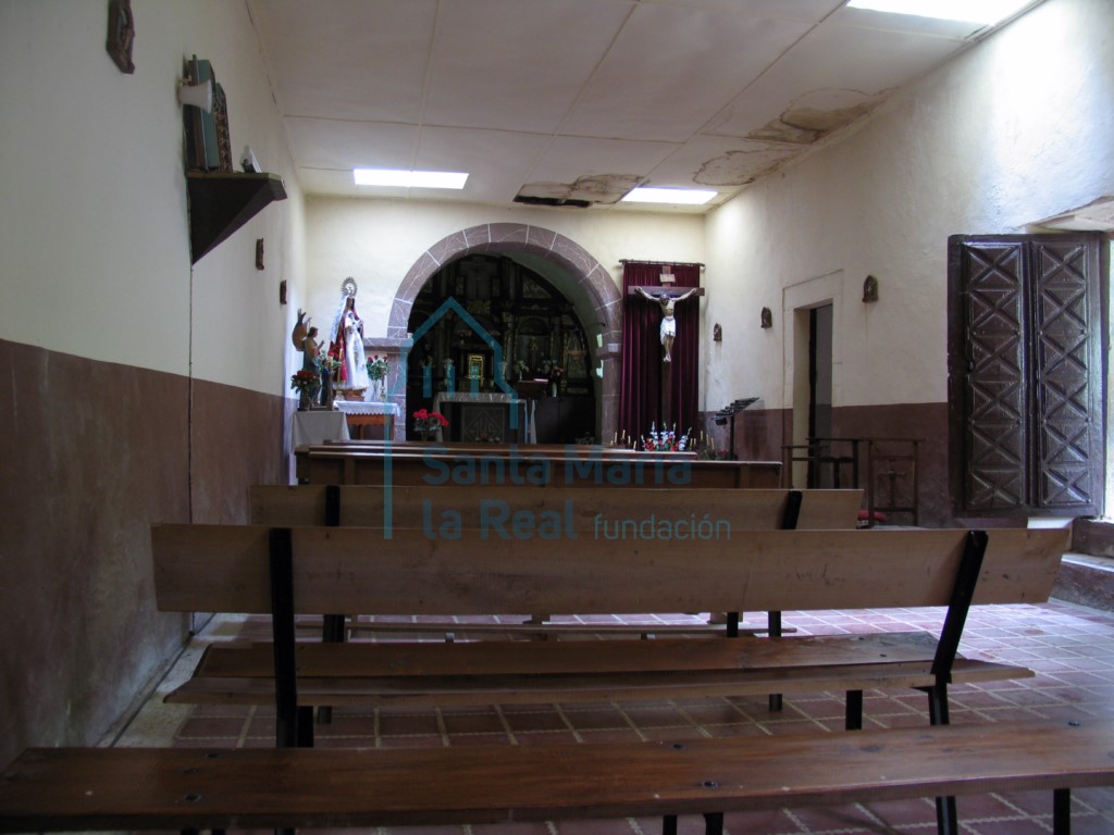 Interior hacia la cabecera