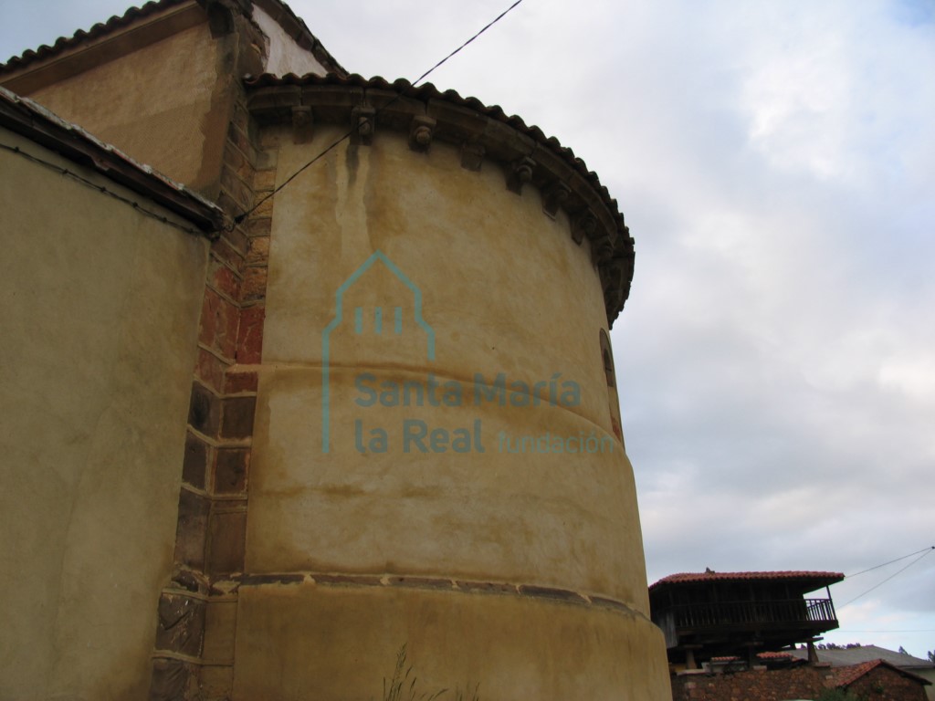 Exterior de la cabecera desde el sur