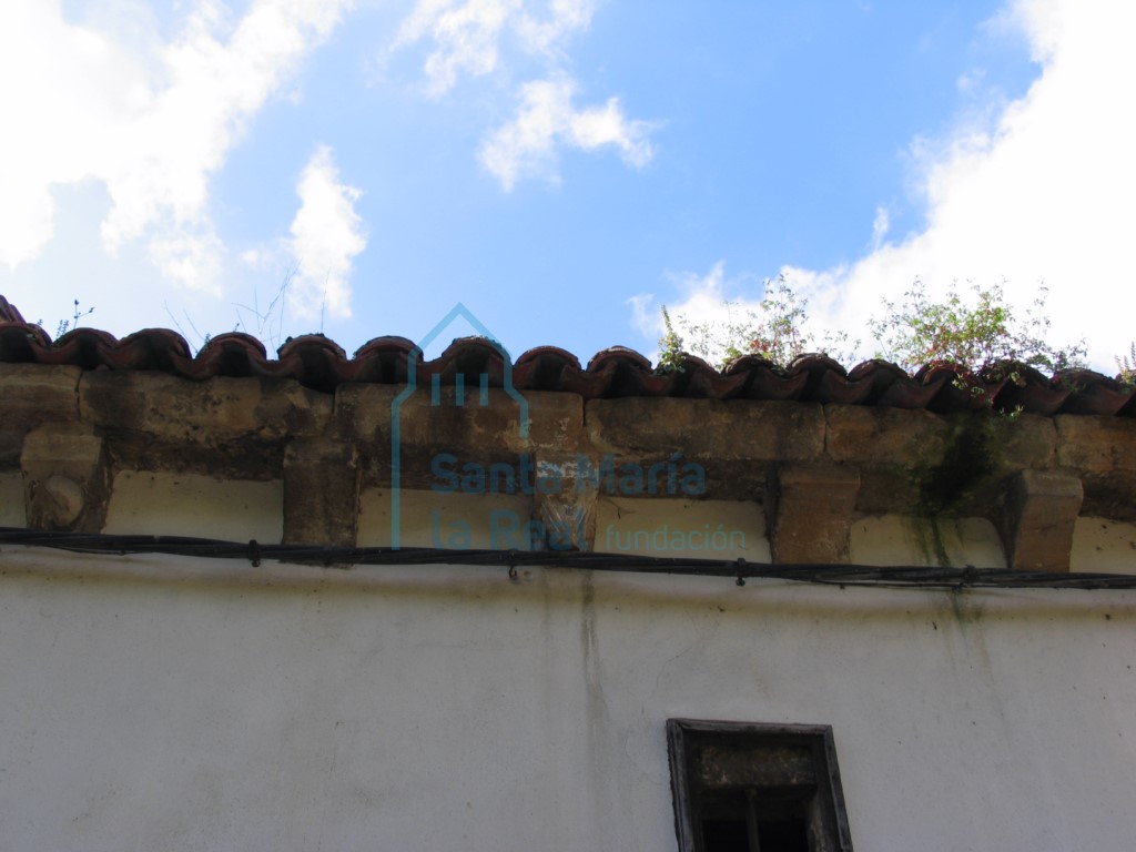 Canecillos de la cabecera