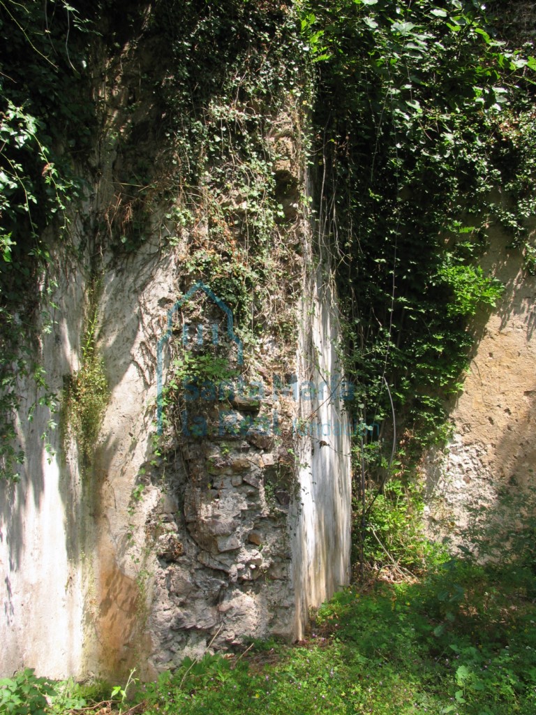 Muros del antiguo monasterio