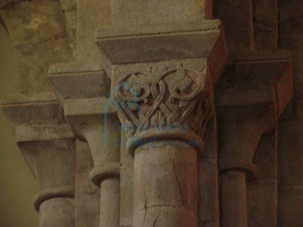 Capiteles de la cabecera