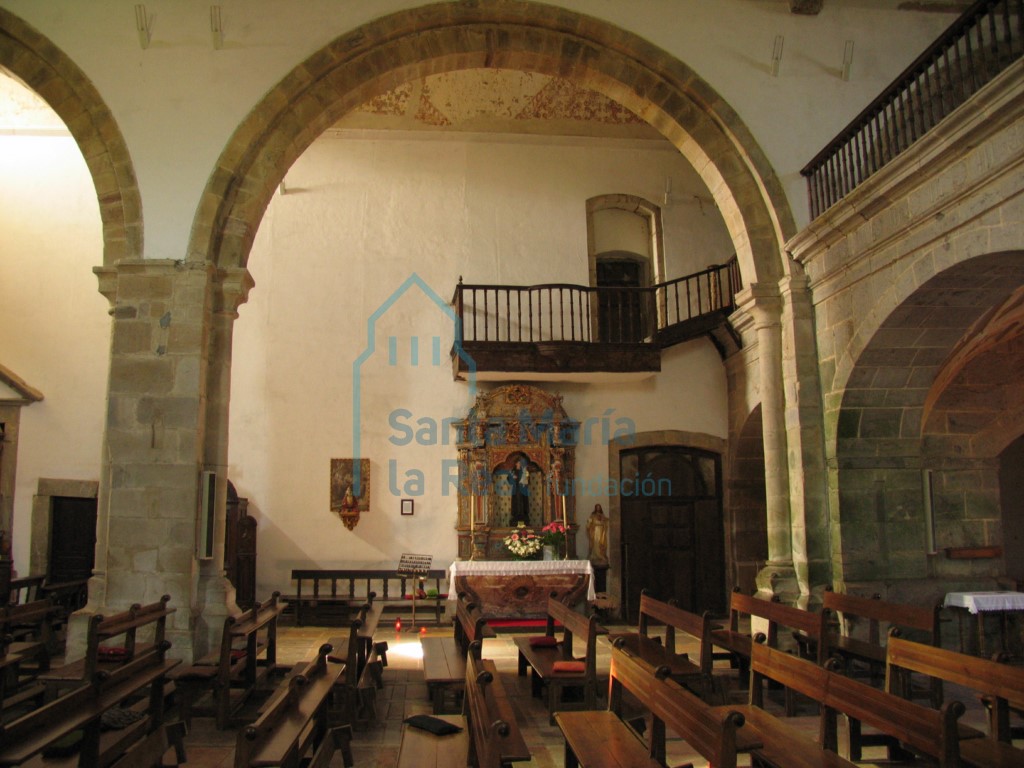 Detalle del interior de la nave meridional