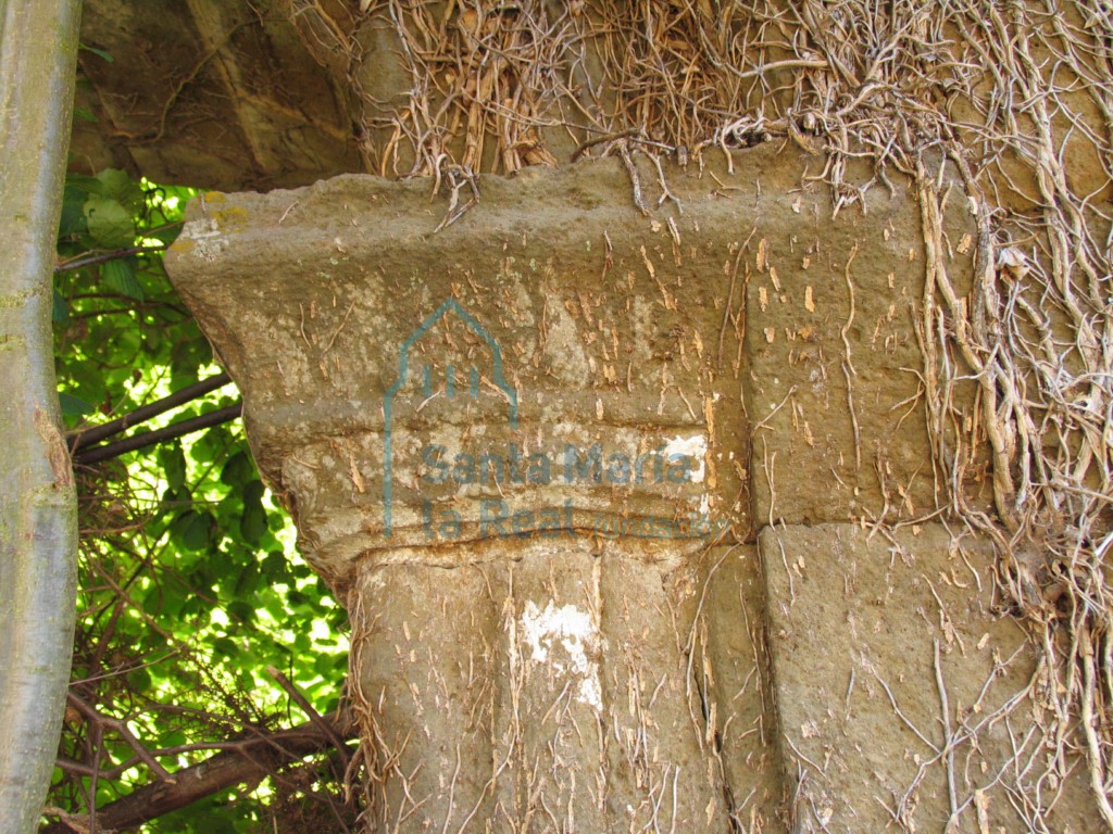 Capitel derecha de la portada occidental
