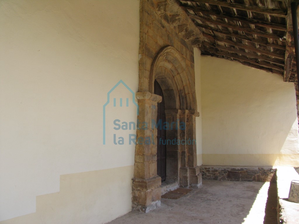 Vista de la portada meridional