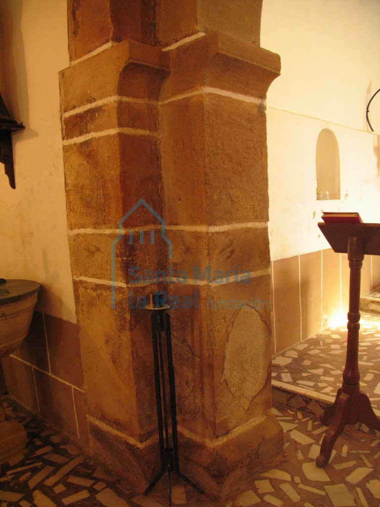 Detalle del lado izquierdo del arco del triunfo