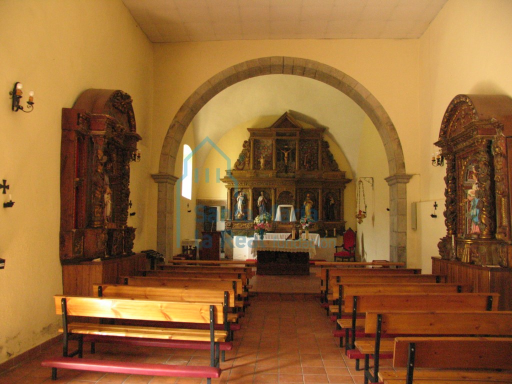 Interior hacia el ábside