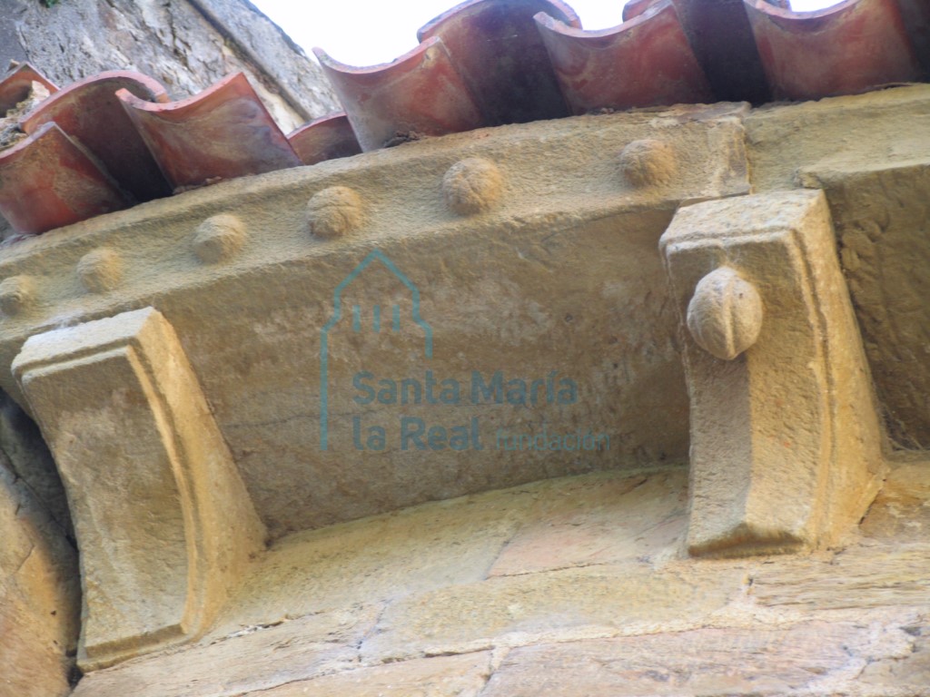 Canecillos del ábside