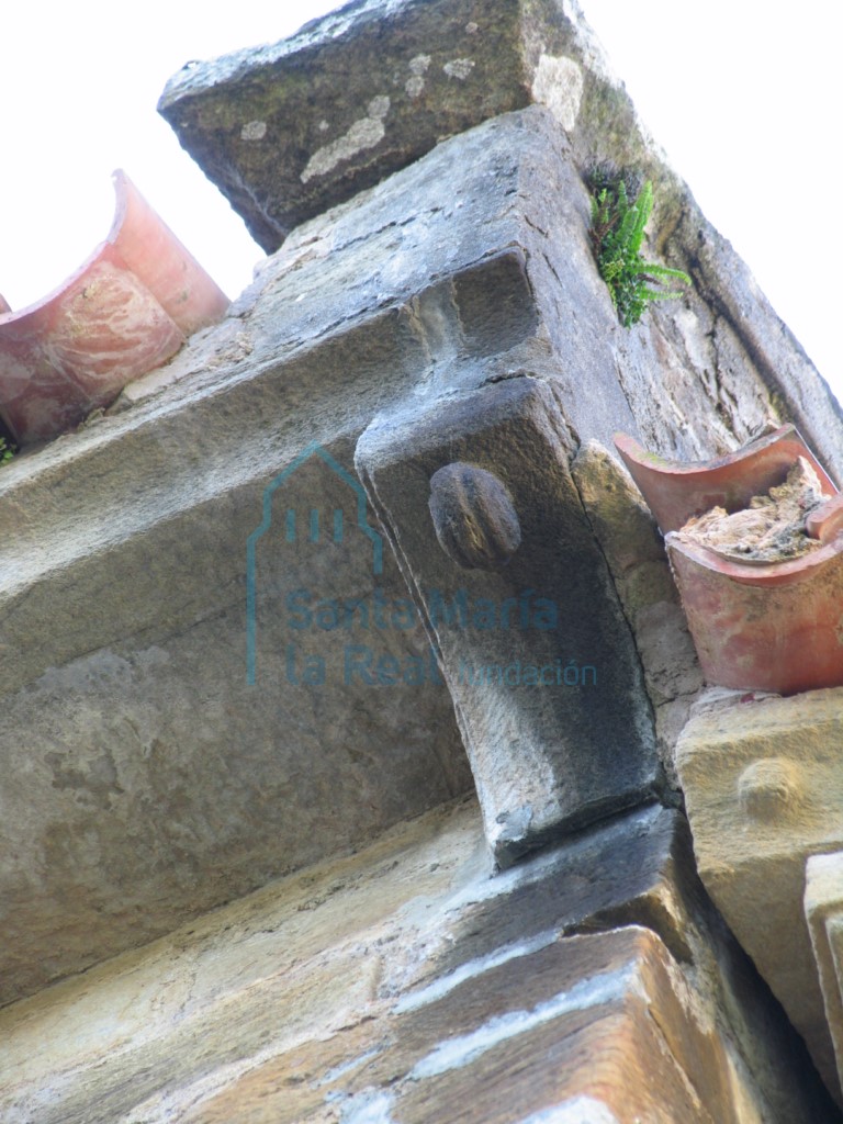 Canecillo del ábside