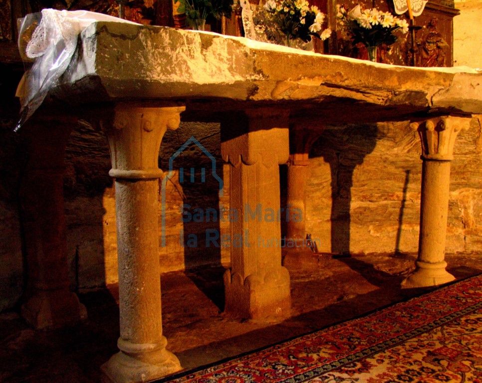 Detalle del altar primitivo