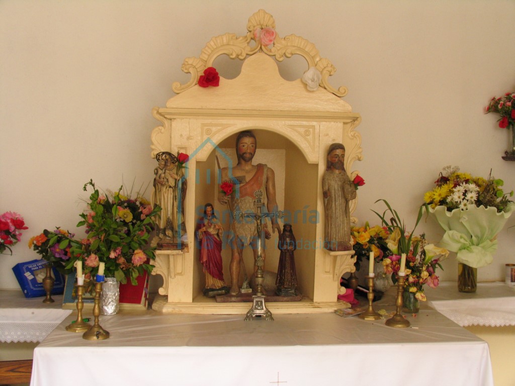 Detalle del altar de la capilla