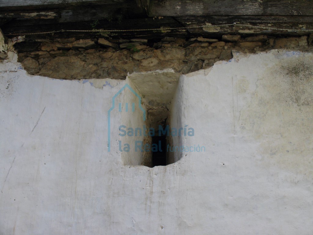 Tronera desde el interior de la nave