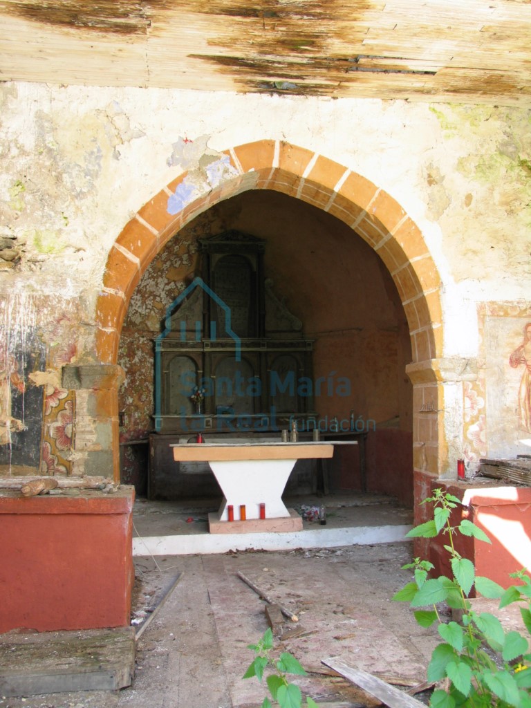 Interior. Detalle de la capilla aneja al ábside