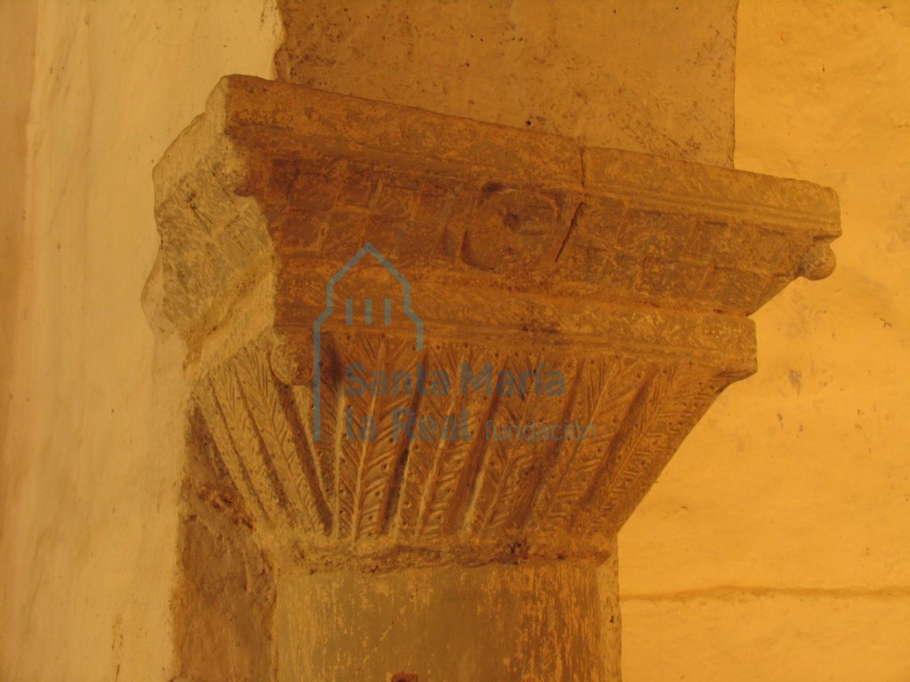 Capitel del lado izquierdo del arcosóleo Capitel del lado izquierdo del arcosóleo
