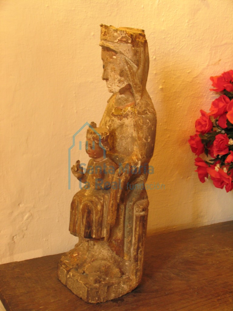 Talla de Virgen con Niño