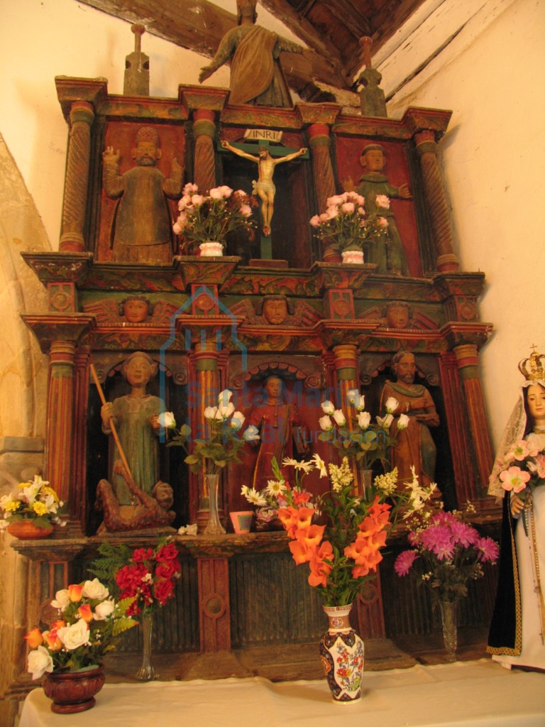 Retablo lado derecho de la nave
